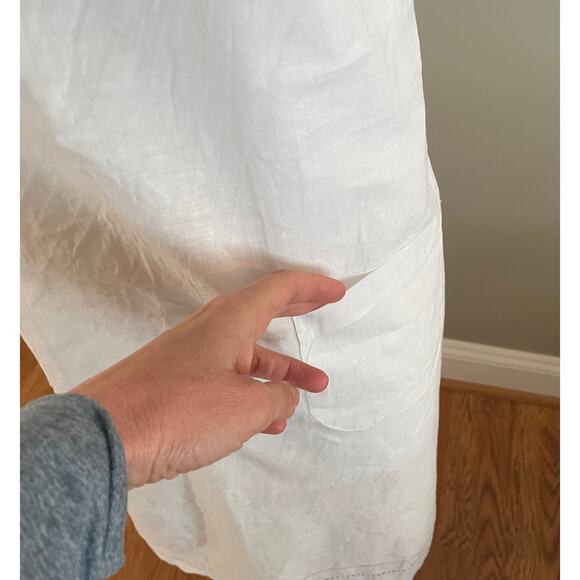 Vintage White Linen Apron, Embroidered, Pockets - Picture 5 of 6